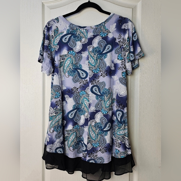 Women's Round Neck Short-Sleeve Flowy Chiffon Loose Tunic Top, Teal Paisley - Picture 4 of 8